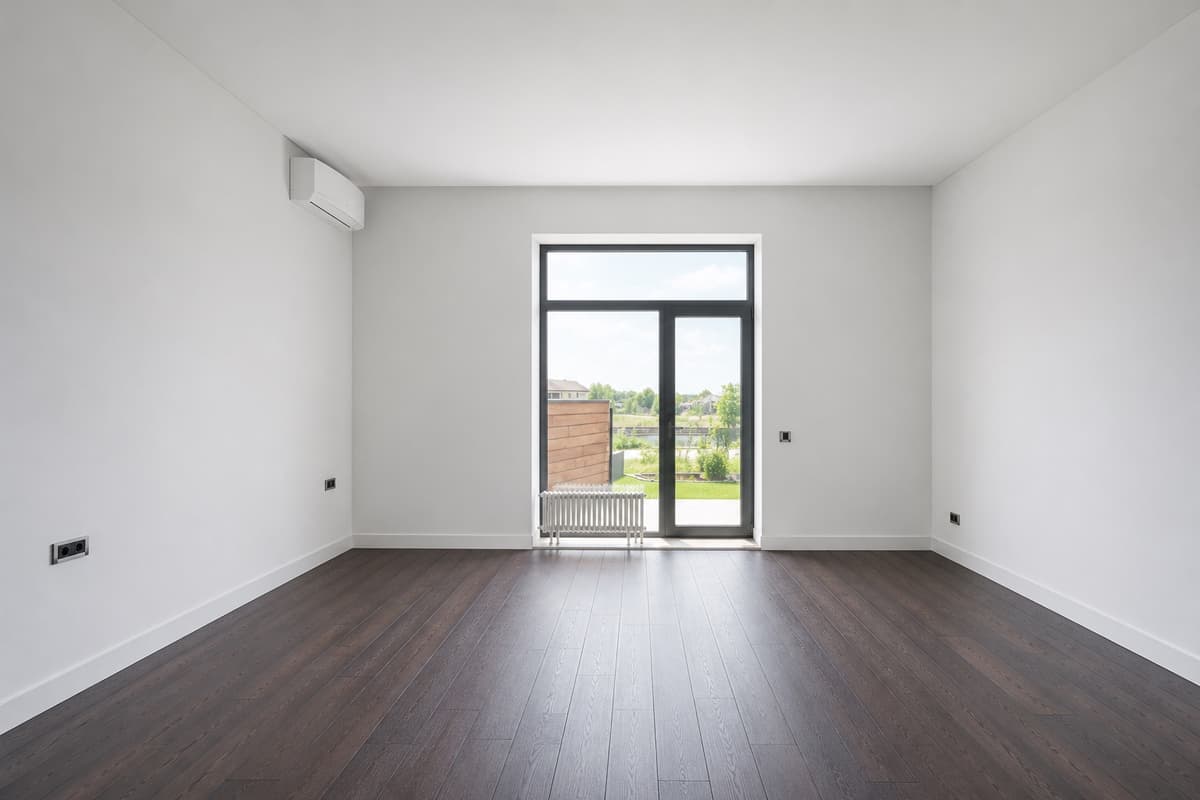 A furnished room before and after it is emptied